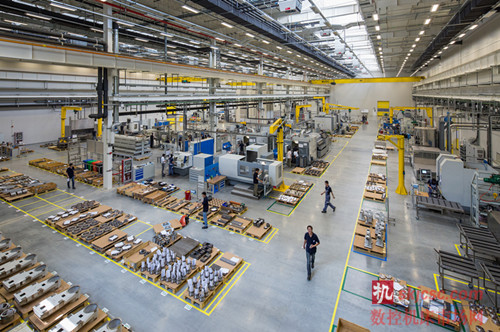 機加工區域——精密配件將在這里由高端機床完成加工 機加工區域——精密配件將在這里由高端機床完成加工