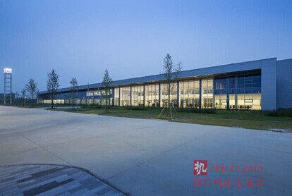 圖4:埃馬克金壇工廠總占地面積 46,000 平方米 ,用于制造生產 VL 與 VT系列機床 圖4:埃馬克金壇工廠總占地面積 46,000 平方米 ,用于制造生產 VL 與 VT系列機床