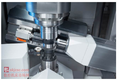 圖5：VLC 200 H 機型用于盤類工件的加工，專門針對直徑最大為 200 mm，模數最大為