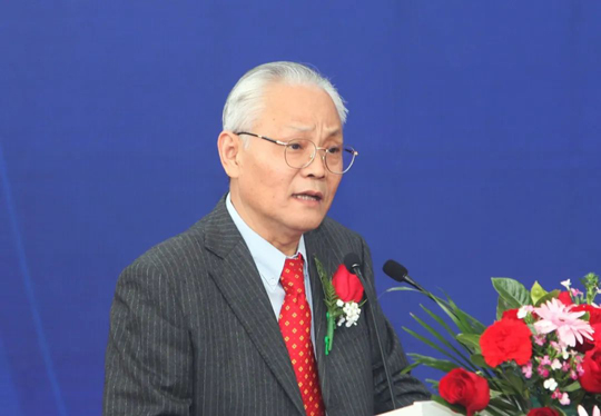 中國機床工具工業(yè)協(xié)會副會長王黎明主持開幕式
